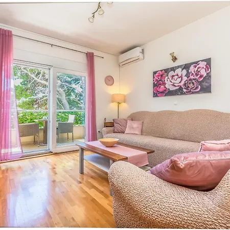 Indigo Апартаменты Макарска